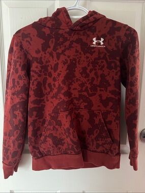 Under Armour Red & Dark Red Camo Pullover Hoodie